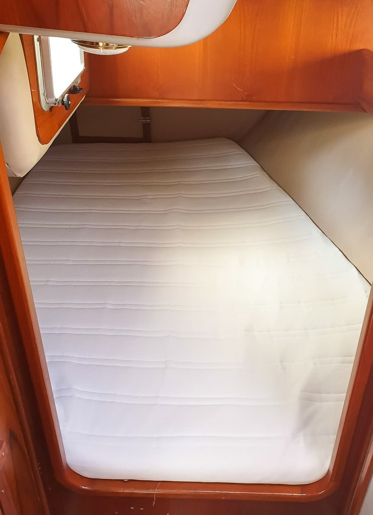 Aft Cabin Bed