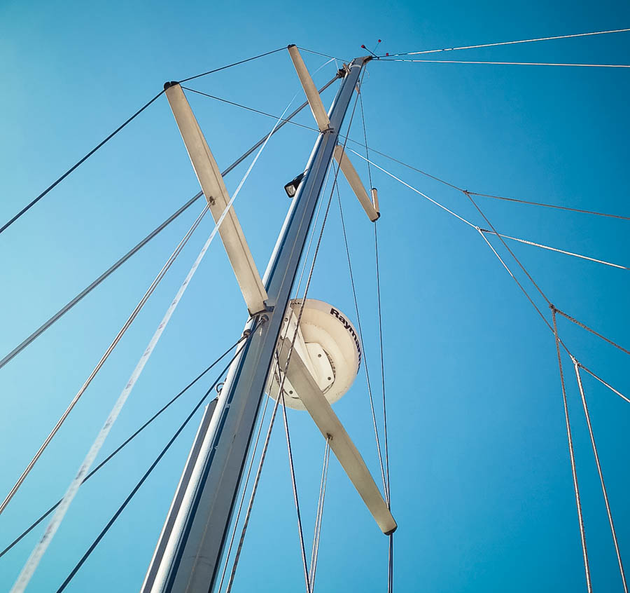 Sailboat rigging and hardware